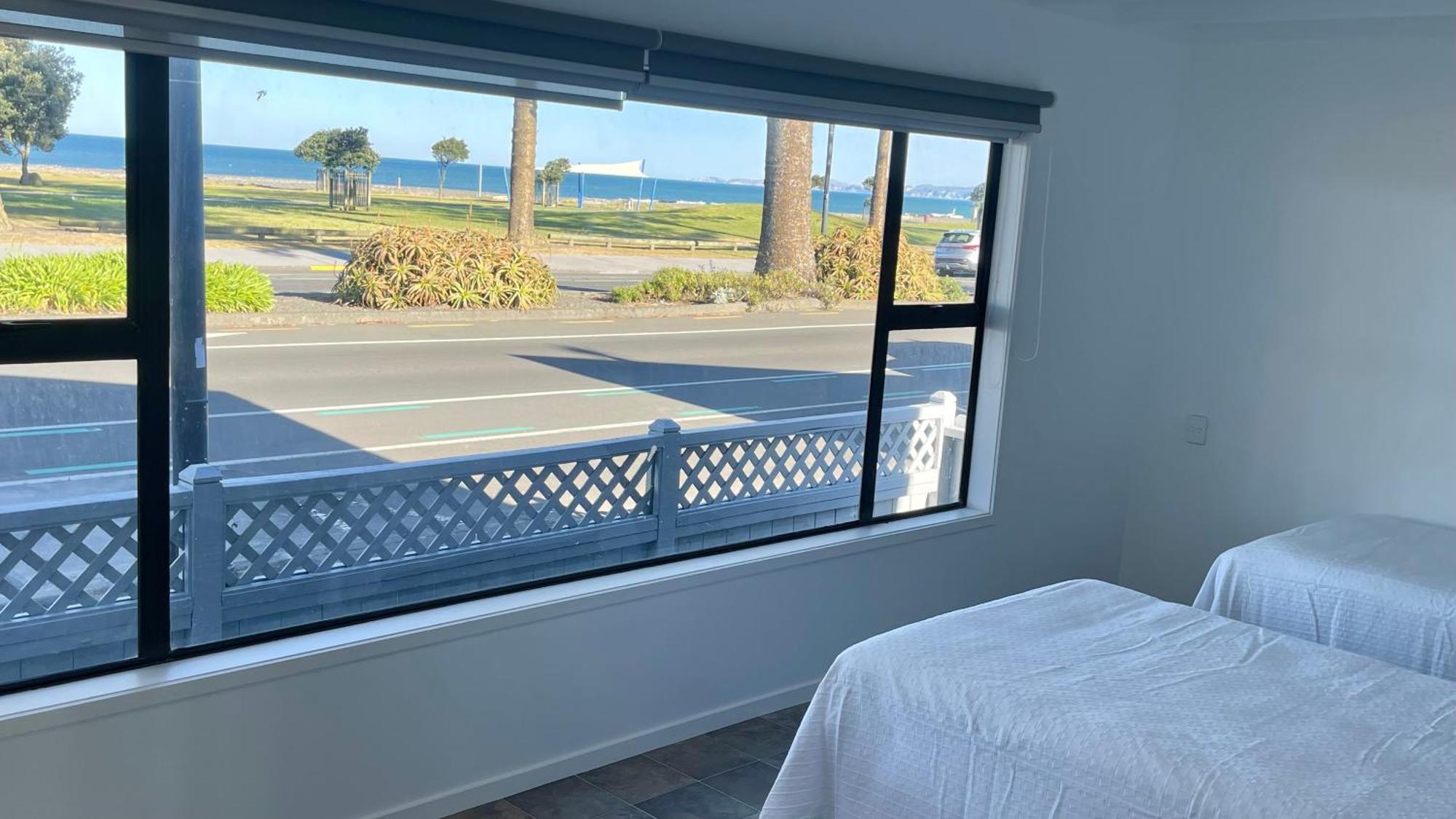The Nautilus Hotel Napier Luaran gambar View from a room at the hotel