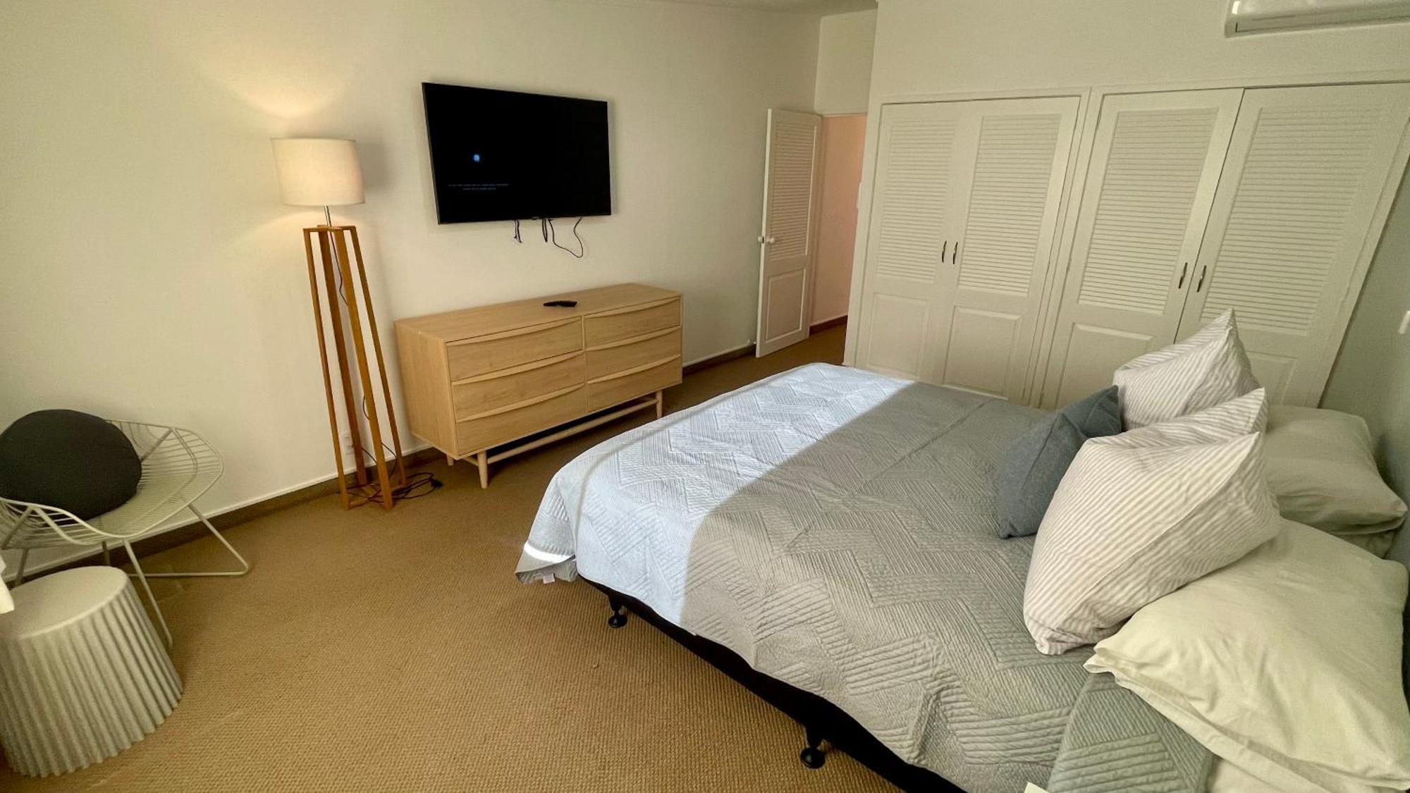 The Nautilus Hotel Napier Luaran gambar A bedroom at the hotel