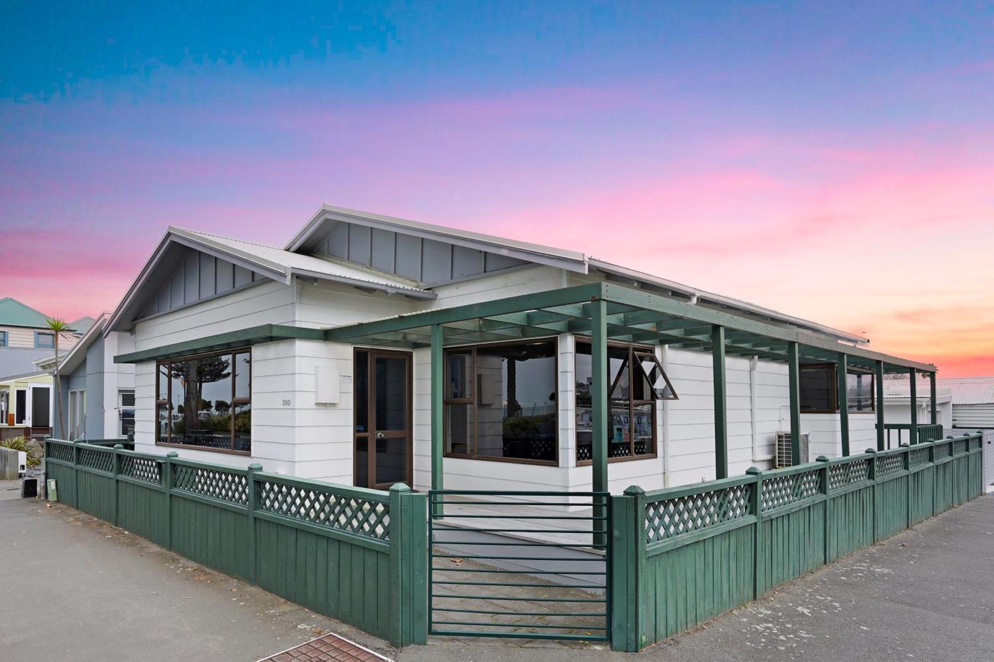 The Nautilus Hotel Napier Luaran gambar The house at 101 Oxford Terrace, Ponsonby, where the first meeting of the Auckland Institute of Art was held in 1907