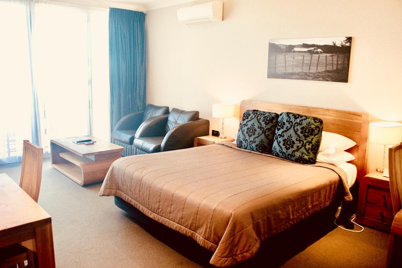 The Nautilus Hotel Napier Luaran gambar A typical studio apartment
