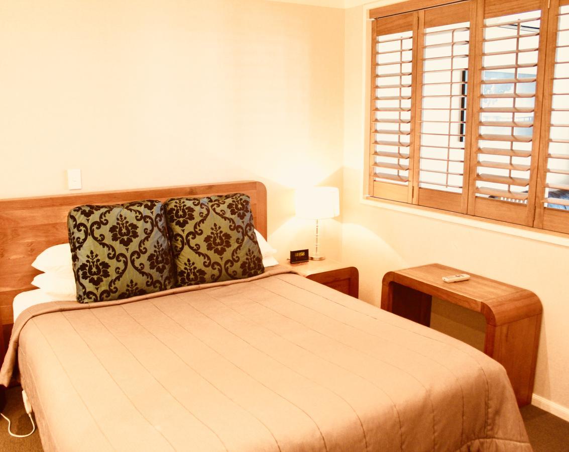 The Nautilus Hotel Napier Luaran gambar A bedroom at the hotel
