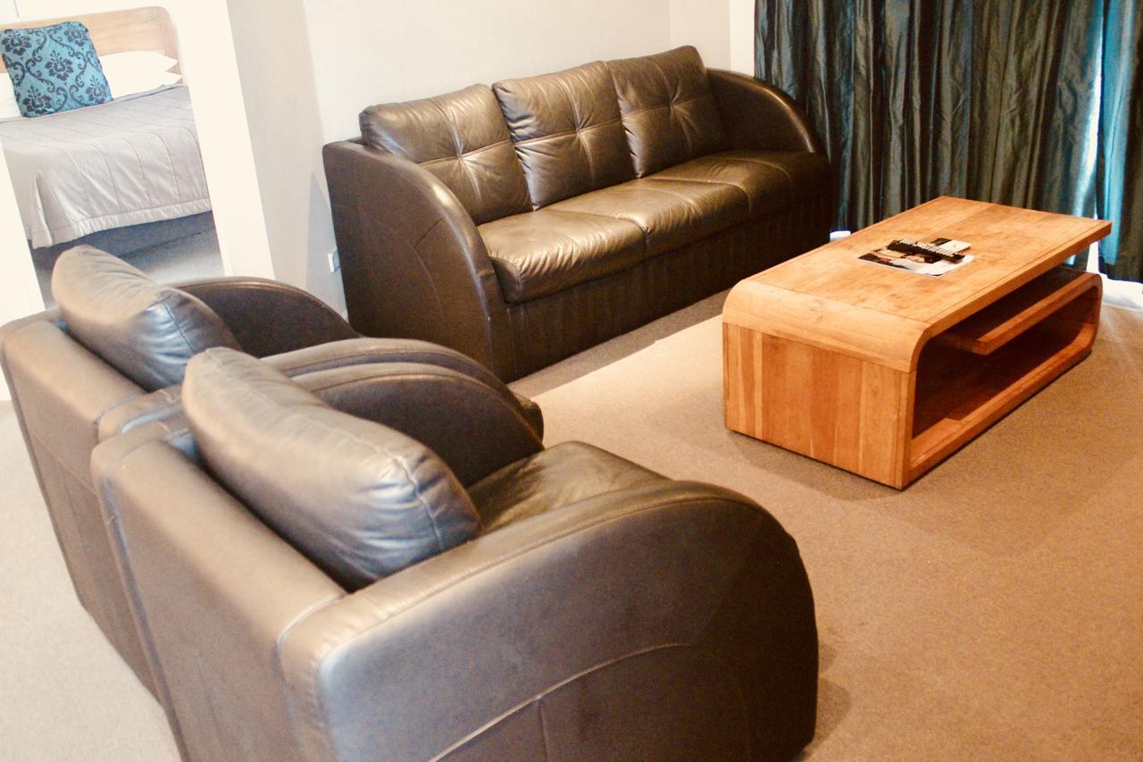 The Nautilus Hotel Napier Luaran gambar A suite at the hotel