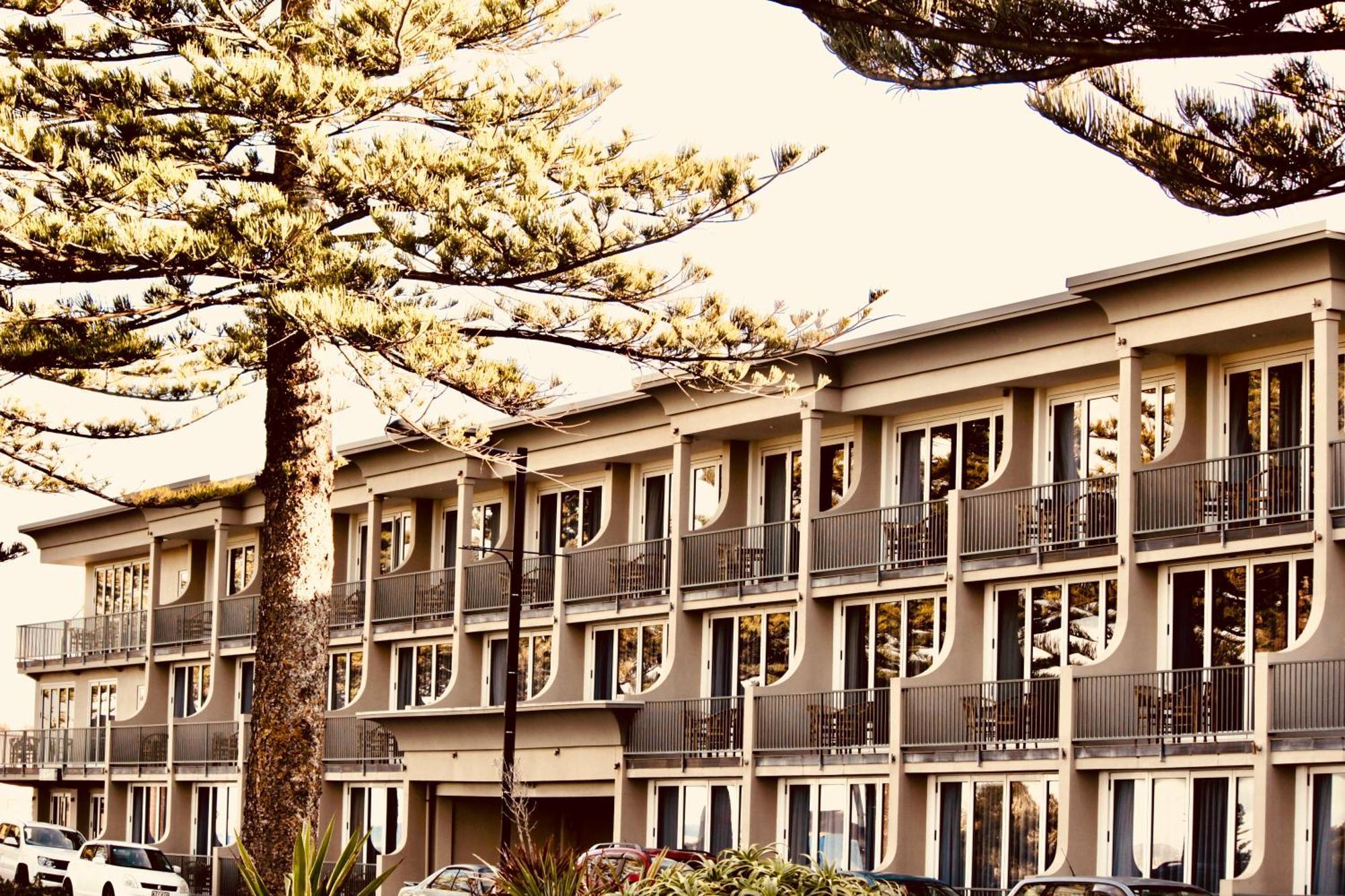 The Nautilus Hotel Napier Luaran gambar The Surf Hotel