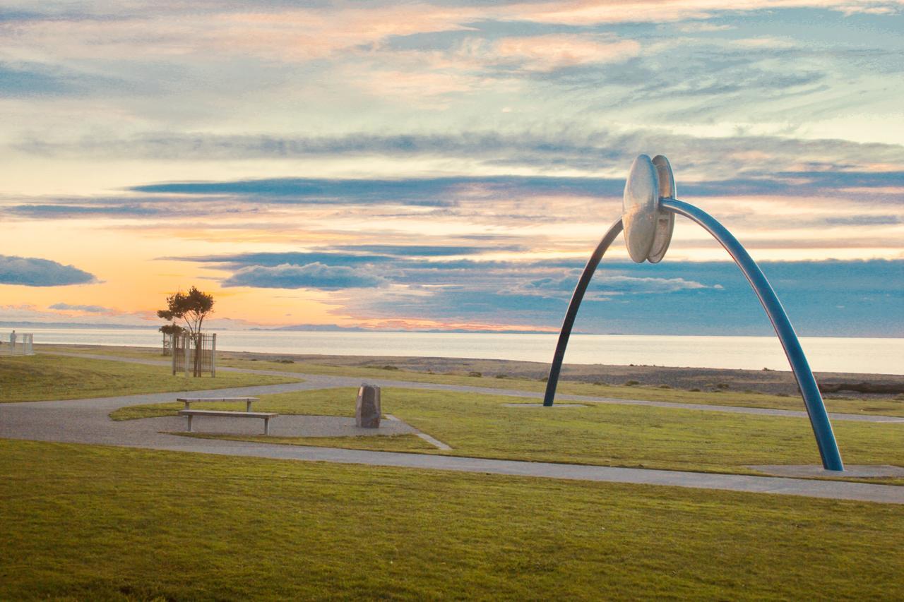 The Nautilus Hotel Napier Luaran gambar The Whalebone Arch